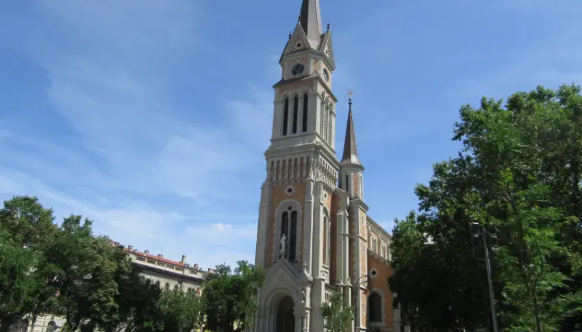 Kortalan alkotások, korszerű technika: templombejárás, Thék-kiállítás és orgonabemutató a Bakáts téren 