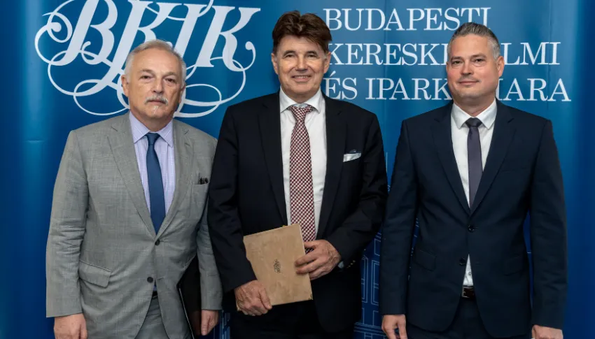 „Főváros gazdaságáért” díjban részesült dr. Sára Botond és Hernádi Zsolt