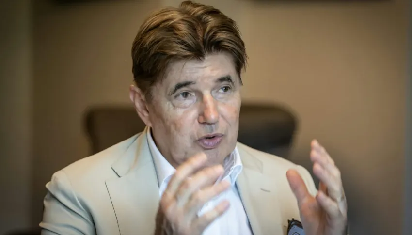 Nagy Elek: Nem ideális, hogy egy egyéni vállalkozó ugyanúgy évi ötezer forintot fizet a kamarának, mint a Mol