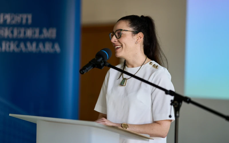 0011-BKIK-web-26-04-15-SG201166