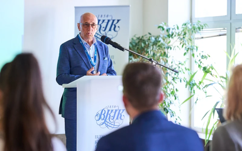 0038-BKIK-web-26-04-15-SG201274