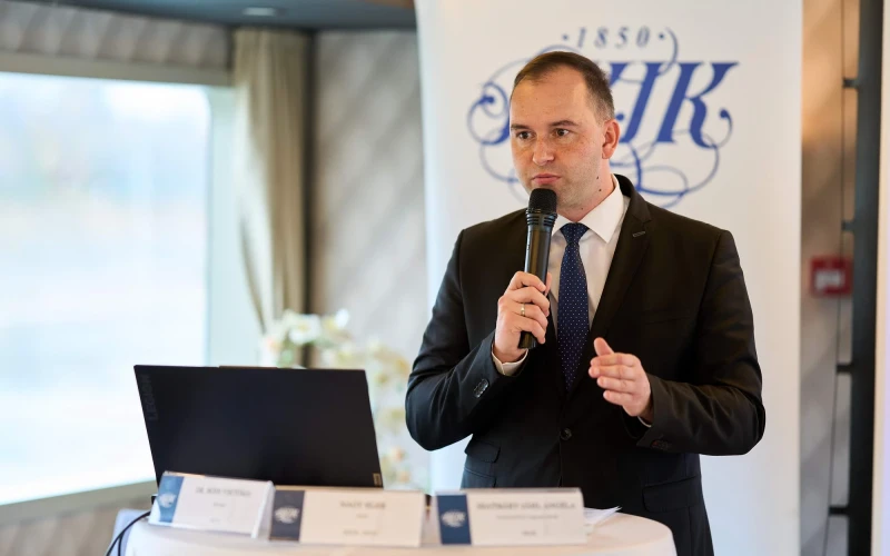 085-2025.11.10.-BKIK-kamarak-a-hajon-SG200455