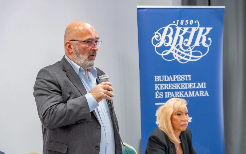 Jozsefvarosujsag-Huszar Boglarka (12)